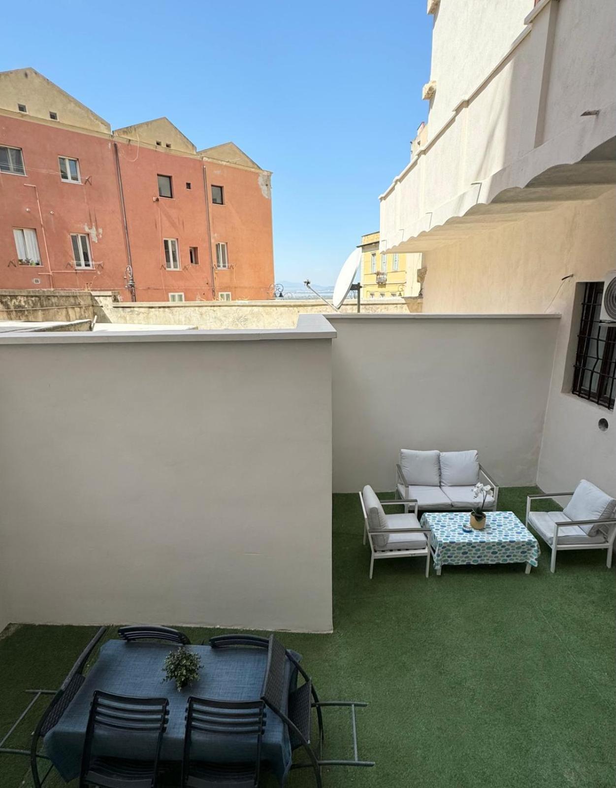 Apartamento Casa Leonardo, A Panoramic View Of Castello Cagliari Exterior foto